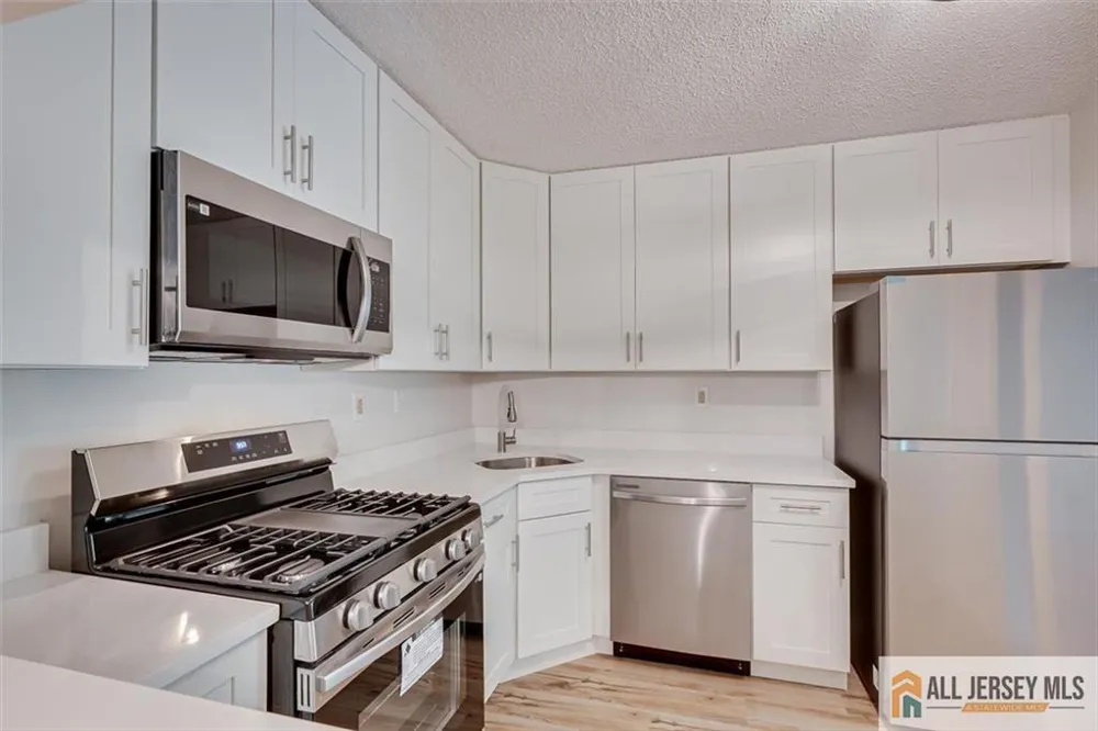 14 Sheffield Court North Brunswick, NJ 08902