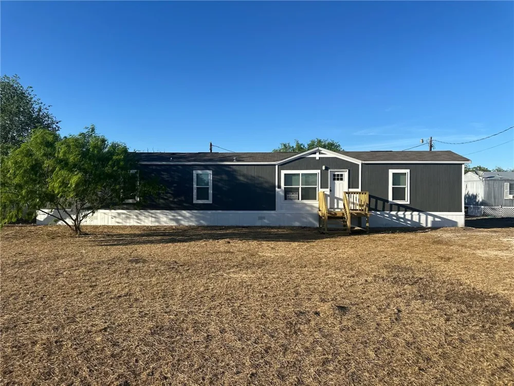 5094 Amber Street Bishop, TX 78343