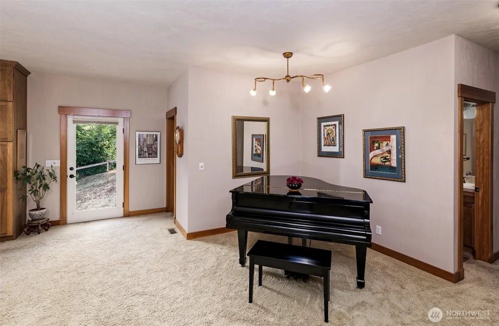 1010 SE Binns Swiger Loop Road Shelton, WA 98584