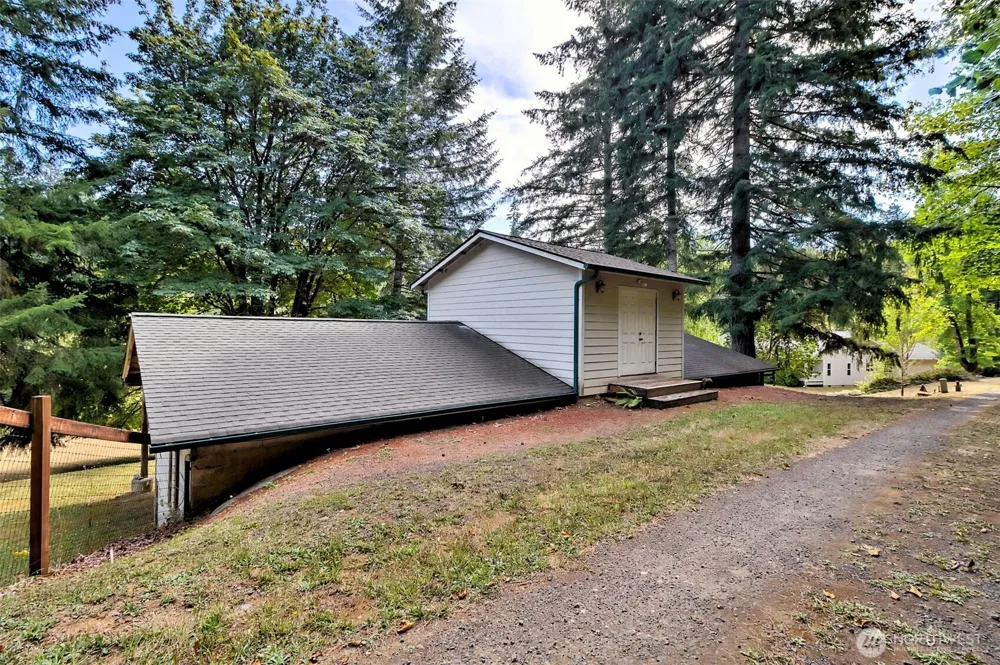 1010 SE Binns Swiger Loop Road Shelton, WA 98584