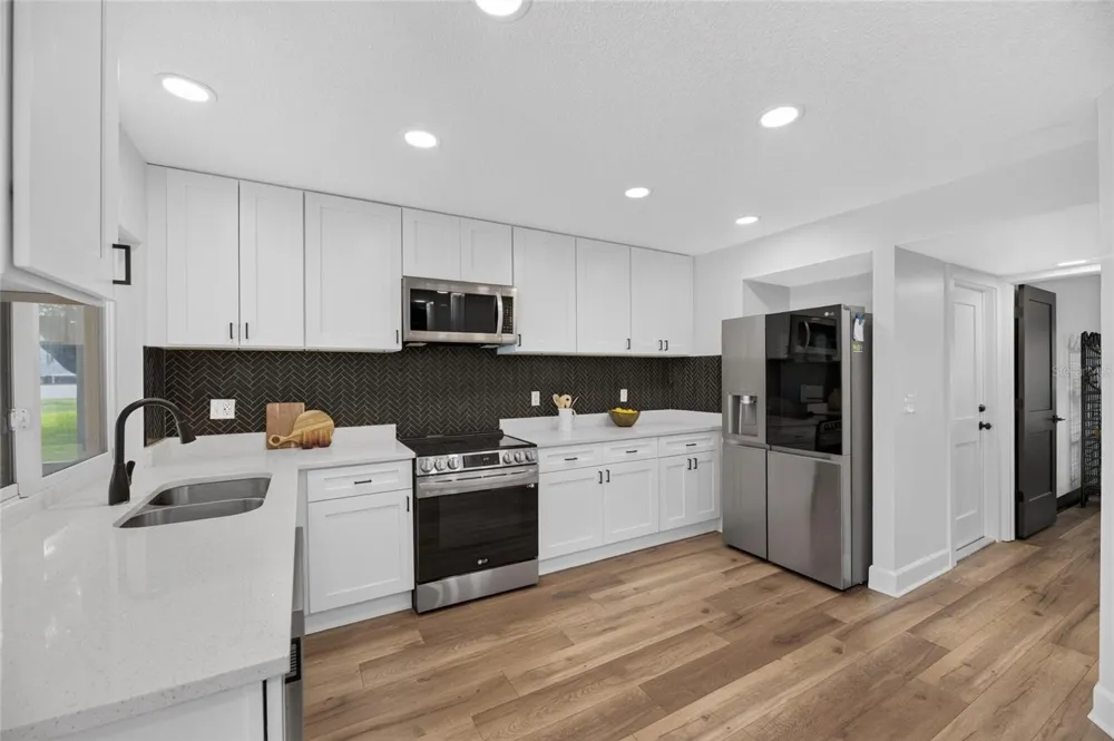 104 BARRINGTON DRIVE Brandon, FL 33511