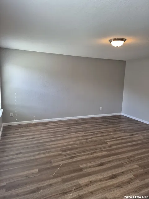 1323 Hawk Ct San Antonio, TX 78245