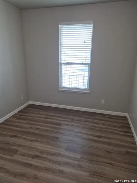 1323 Hawk Ct San Antonio, TX 78245