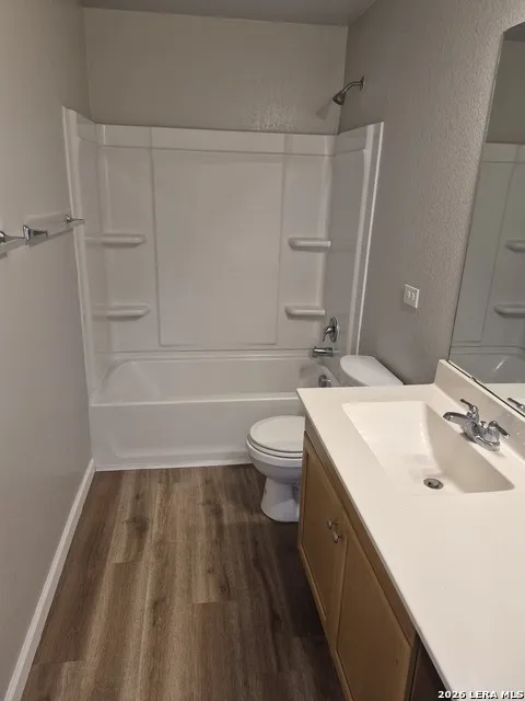 1323 Hawk Ct San Antonio, TX 78245