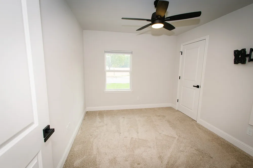 104 S Hawthorne Street Granbury, TX 76048