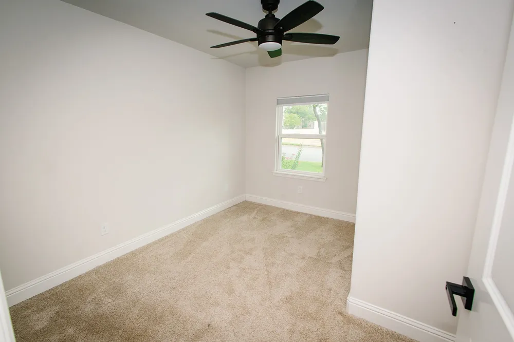 104 S Hawthorne Street Granbury, TX 76048