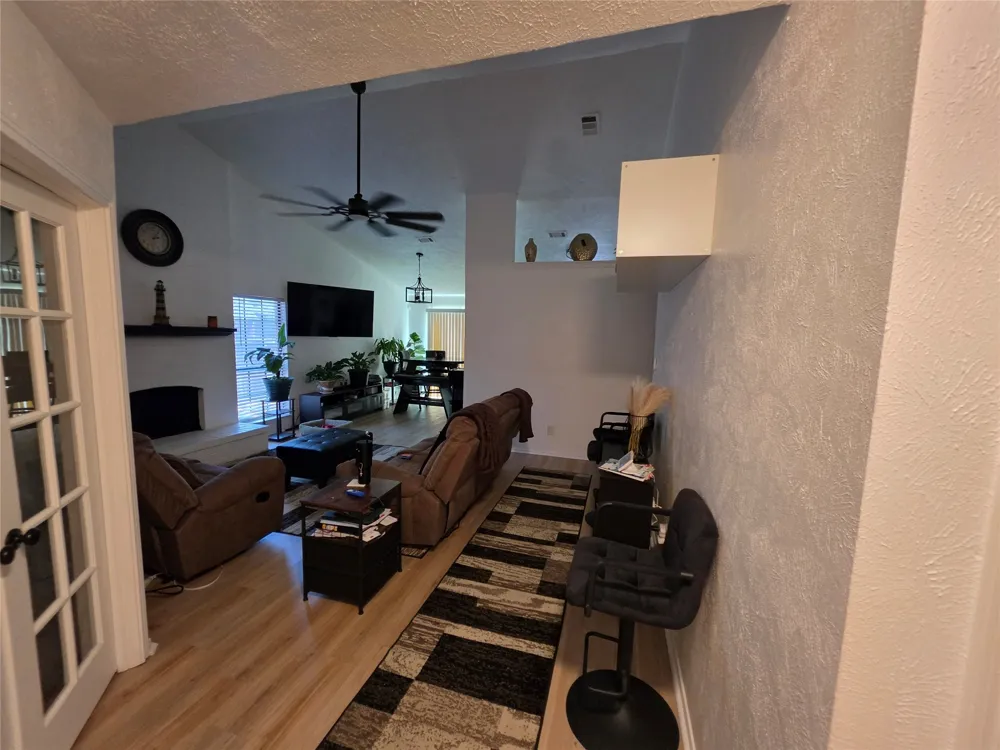 9420 Dumfries Drive Dallas, TX 75227