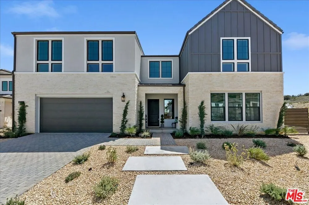 22810 Seaqua Circle Chatsworth, CA 91311