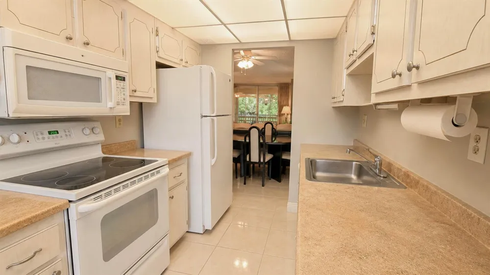 2650 NW 49th Avenue #318 Lauderdale Lakes, FL 33313