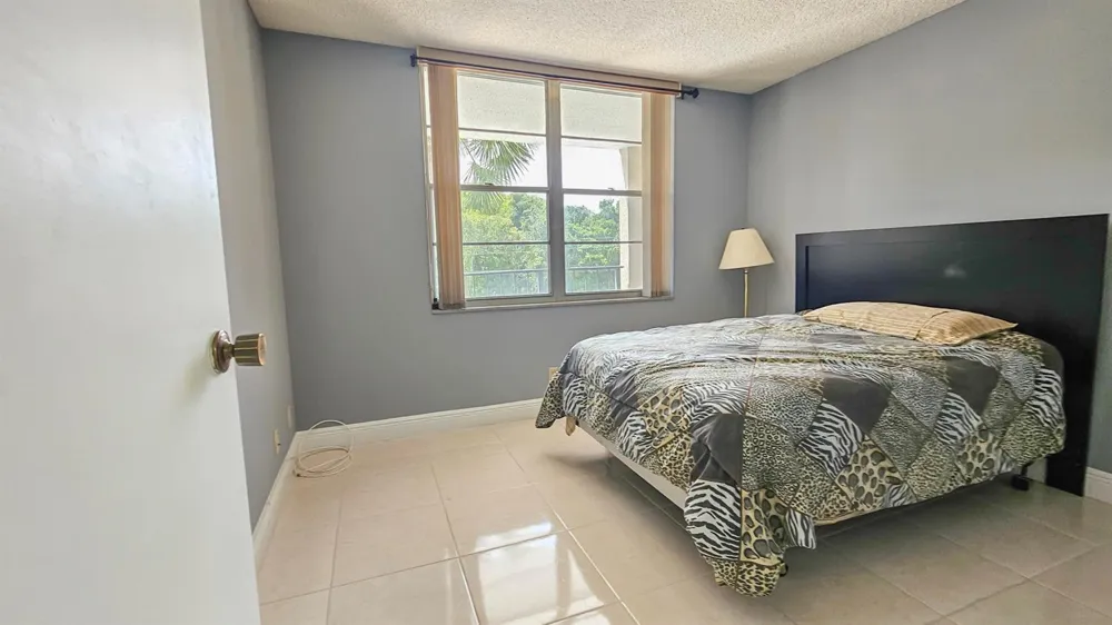 2650 NW 49th Avenue #318 Lauderdale Lakes, FL 33313