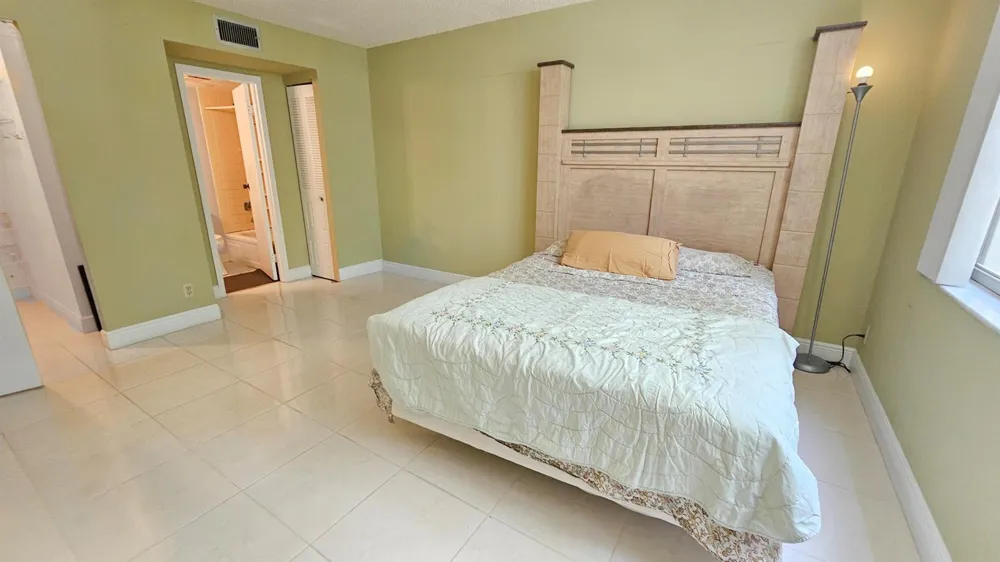 2650 NW 49th Avenue #318 Lauderdale Lakes, FL 33313