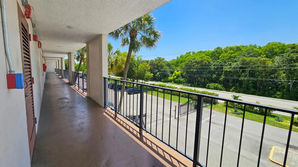 2650 NW 49th Avenue #318 Lauderdale Lakes, FL 33313