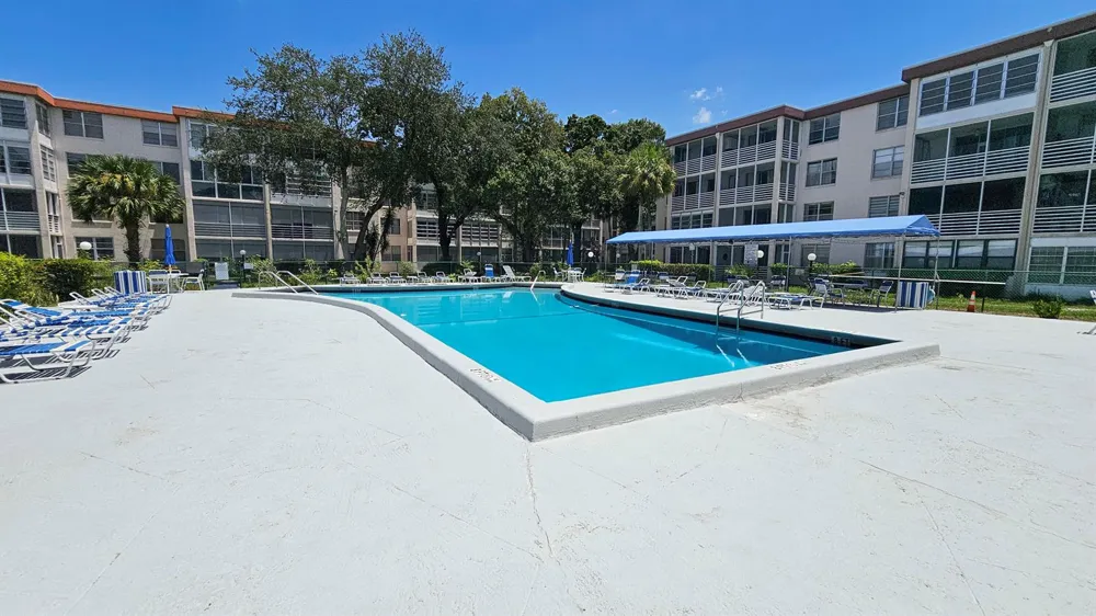 2650 NW 49th Avenue #318 Lauderdale Lakes, FL 33313