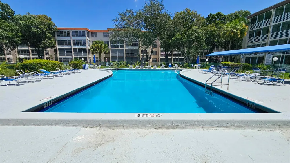 2650 NW 49th Avenue #318 Lauderdale Lakes, FL 33313
