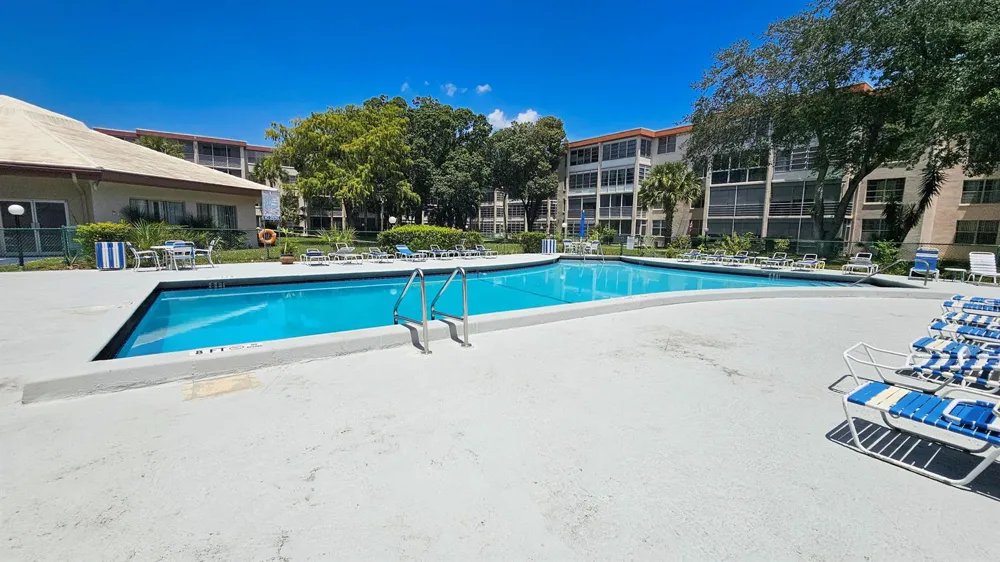 2650 NW 49th Avenue #318 Lauderdale Lakes, FL 33313