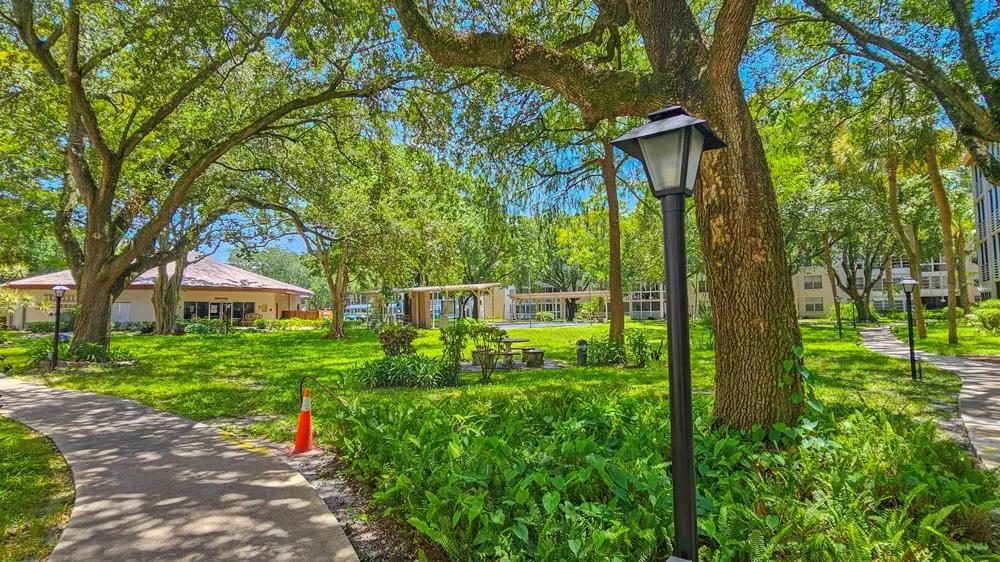 2650 NW 49th Avenue #318 Lauderdale Lakes, FL 33313