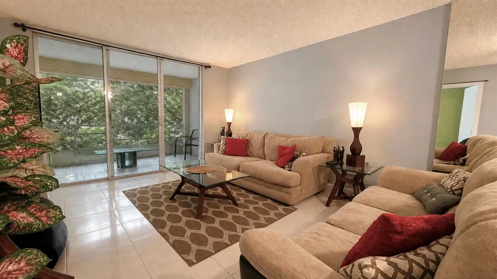 2650 NW 49th Avenue #318 Lauderdale Lakes, FL 33313