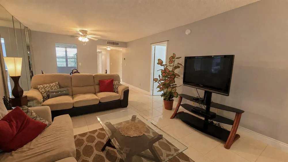 2650 NW 49th Avenue #318 Lauderdale Lakes, FL 33313