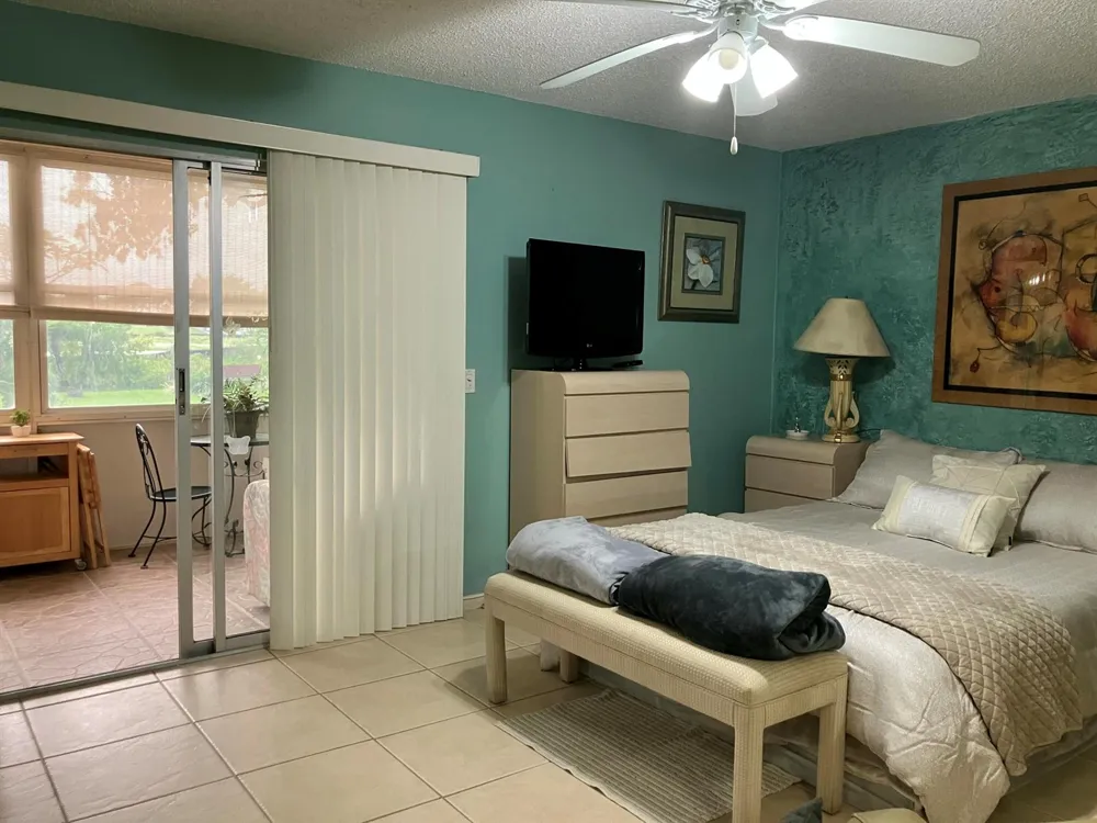 130 Southampton B West Palm Beach, FL 33417