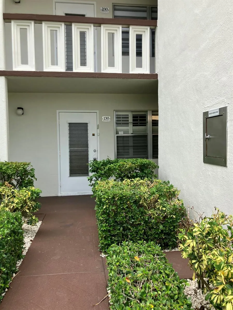 130 Southampton B West Palm Beach, FL 33417