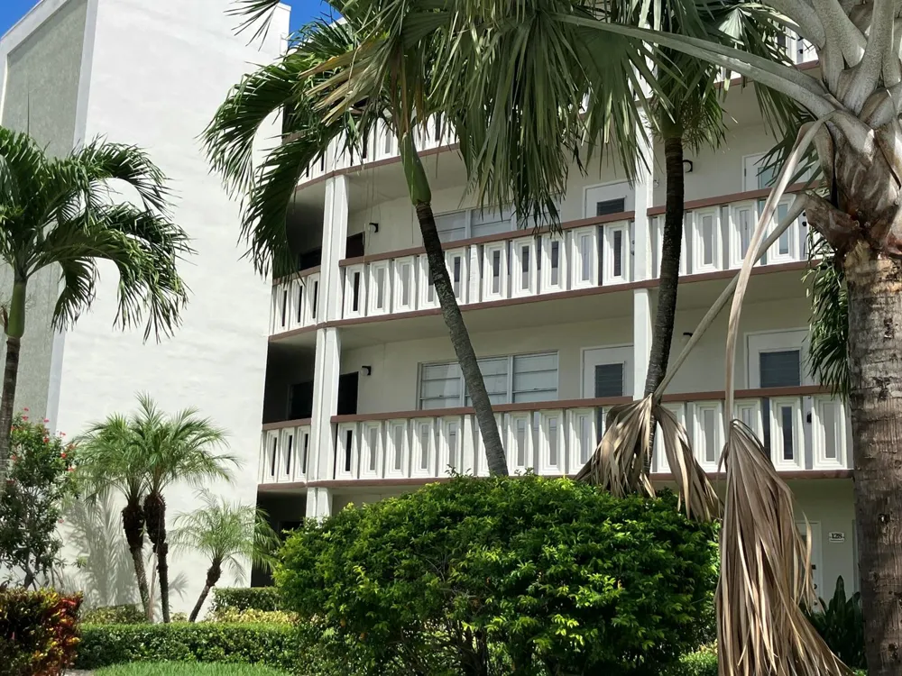 130 Southampton B West Palm Beach, FL 33417