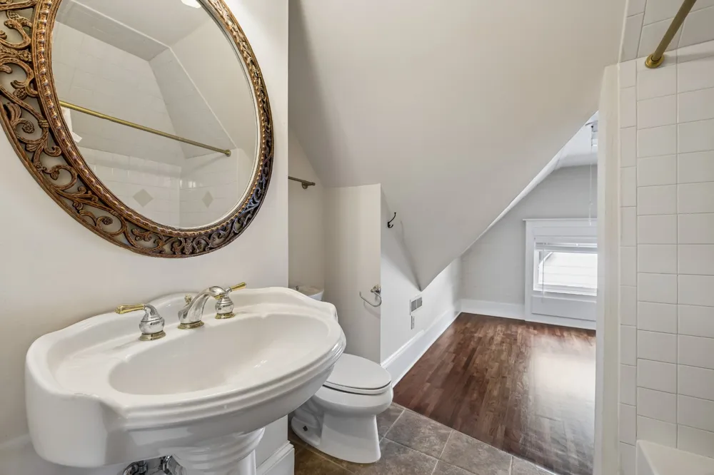 2107 10th Ave S Nashville, TN 37204