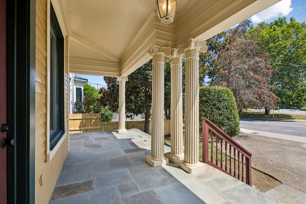 2107 10th Ave S Nashville, TN 37204