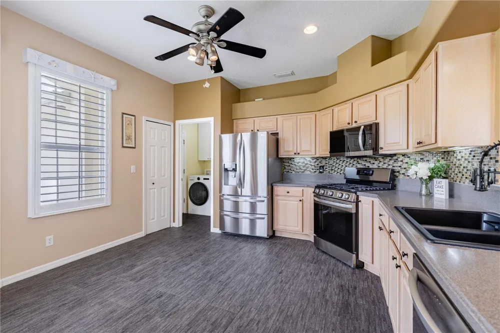 5370 INDIAN OCEAN LOOP LOOP Tavares, FL 32778