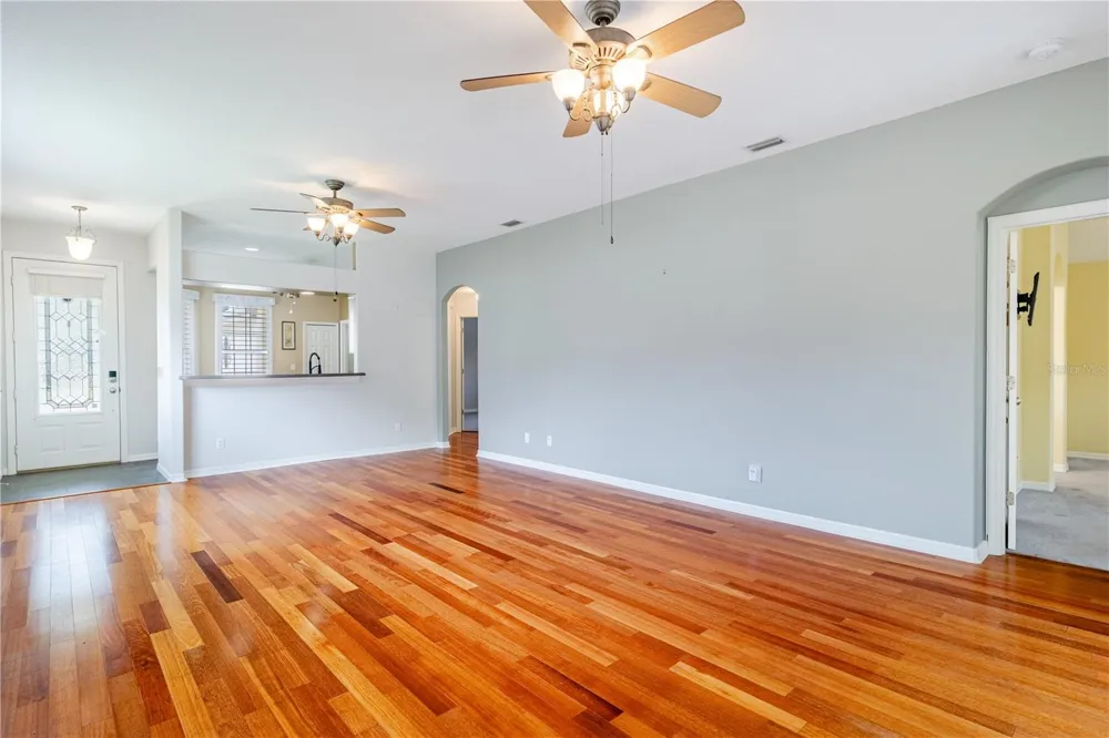 5370 INDIAN OCEAN LOOP LOOP Tavares, FL 32778