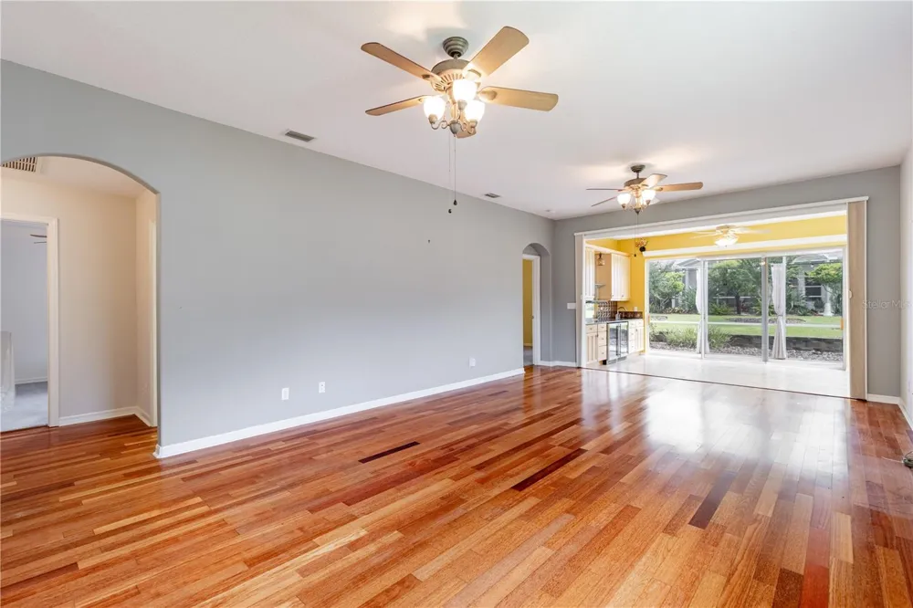 5370 INDIAN OCEAN LOOP LOOP Tavares, FL 32778