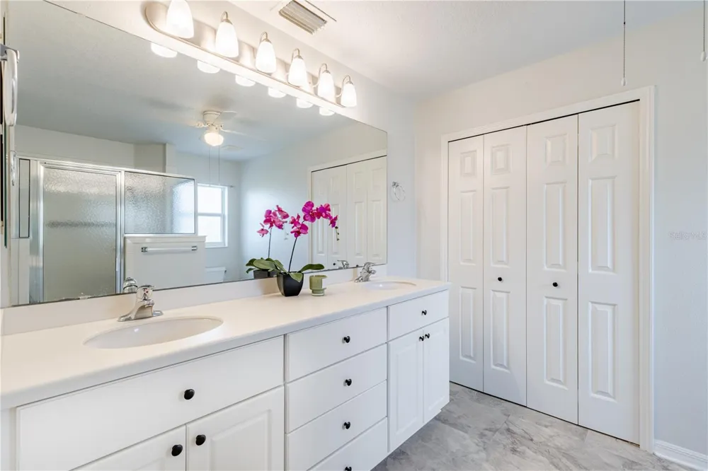 5370 INDIAN OCEAN LOOP LOOP Tavares, FL 32778