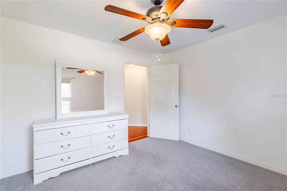 5370 INDIAN OCEAN LOOP LOOP Tavares, FL 32778