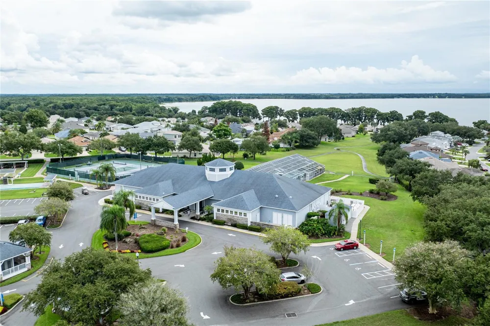 5370 INDIAN OCEAN LOOP LOOP Tavares, FL 32778