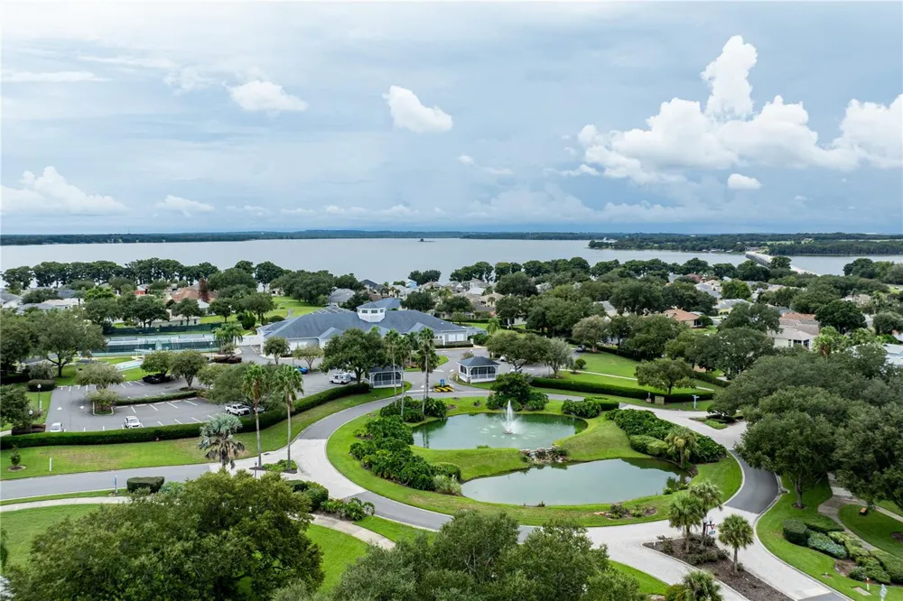 5370 INDIAN OCEAN LOOP LOOP Tavares, FL 32778