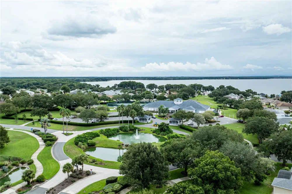 5370 INDIAN OCEAN LOOP LOOP Tavares, FL 32778