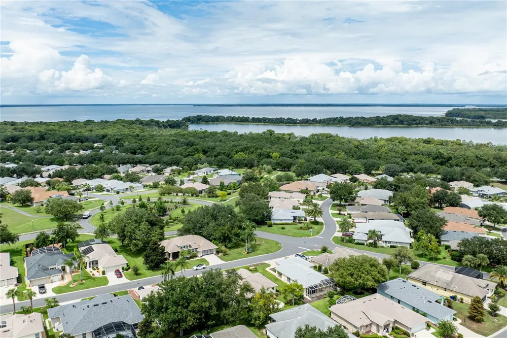 5370 INDIAN OCEAN LOOP LOOP Tavares, FL 32778