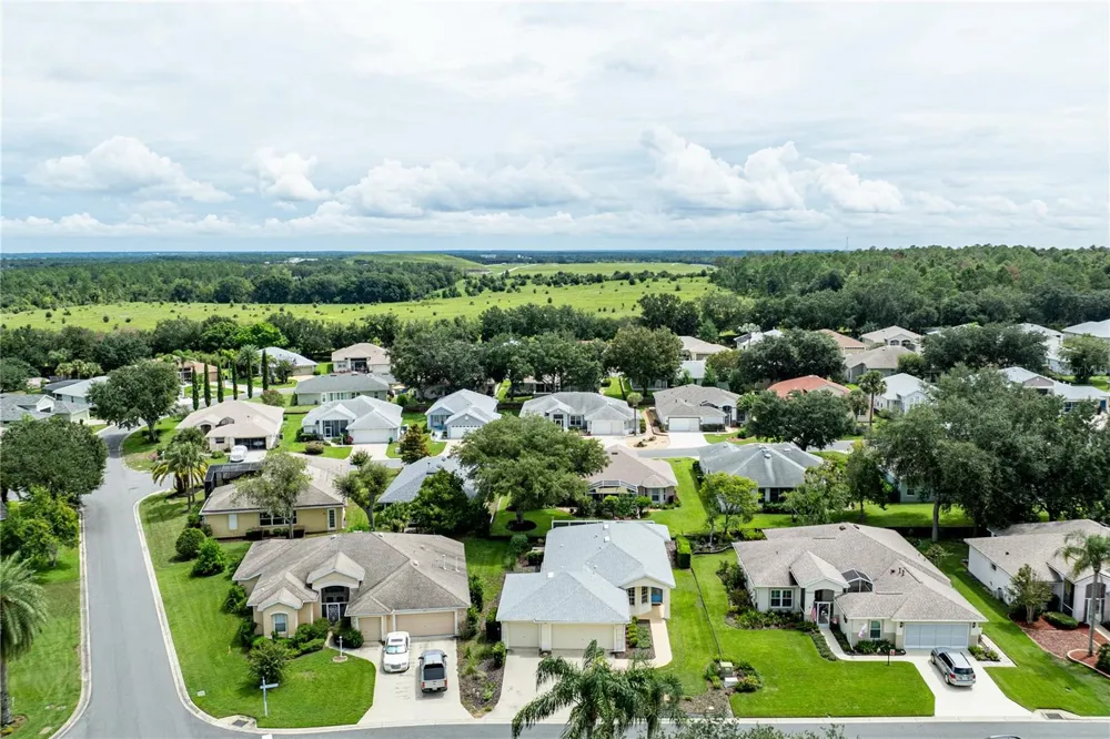 5370 INDIAN OCEAN LOOP LOOP Tavares, FL 32778