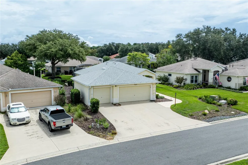 5370 INDIAN OCEAN LOOP LOOP Tavares, FL 32778