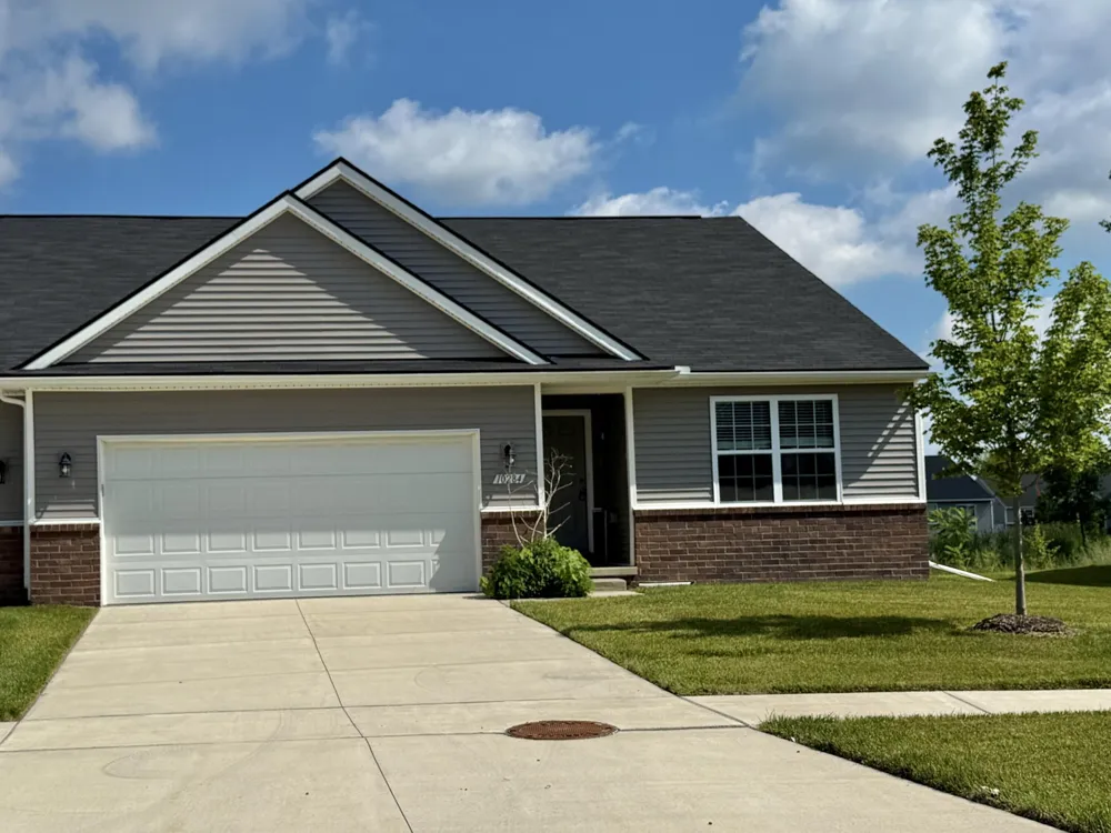 10284 Swan Lake Circle Ypsilanti Charter Township, MI 48197