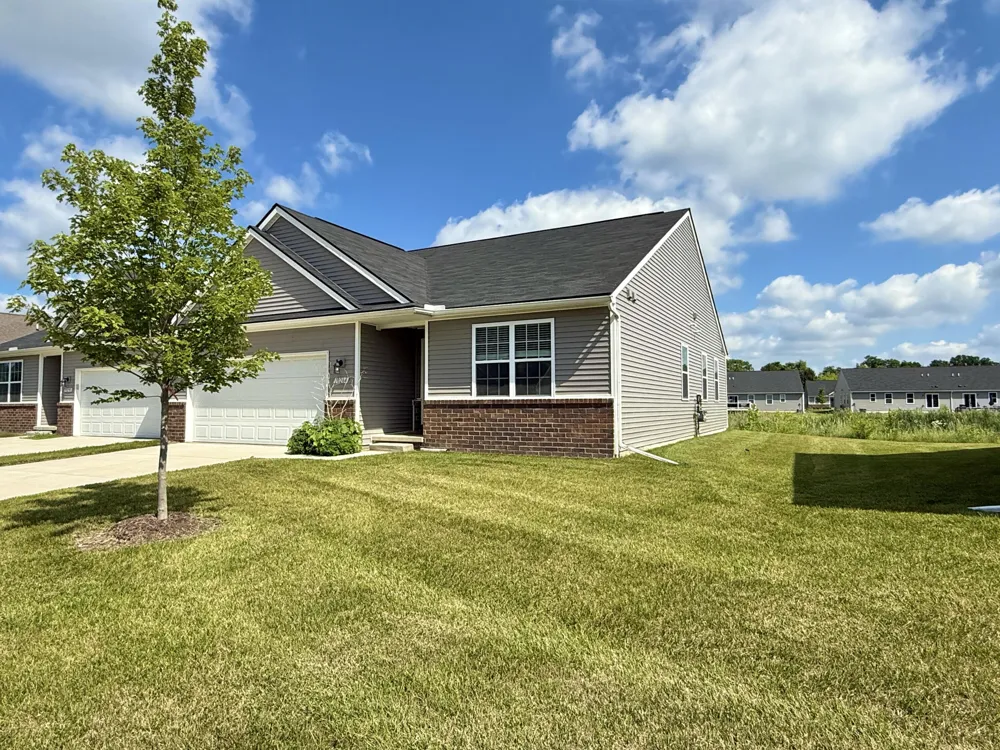 10284 Swan Lake Circle Ypsilanti Charter Township, MI 48197