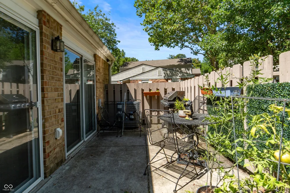 8283 Hewlet Drive #F Indianapolis, IN 46268