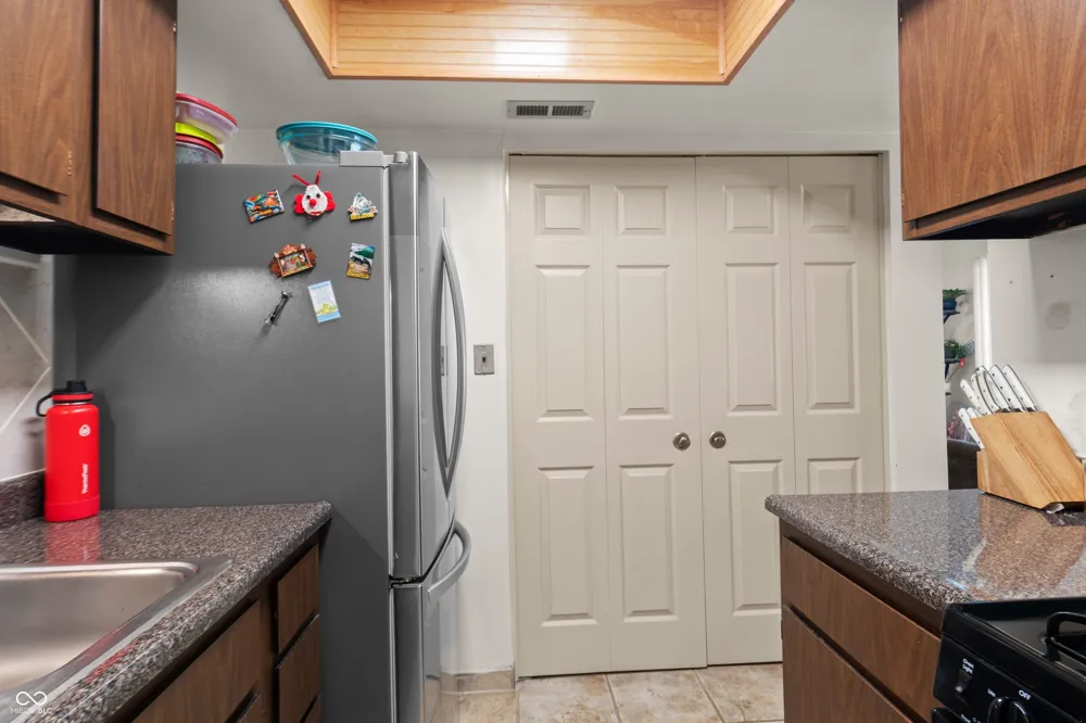 8283 Hewlet Drive #F Indianapolis, IN 46268