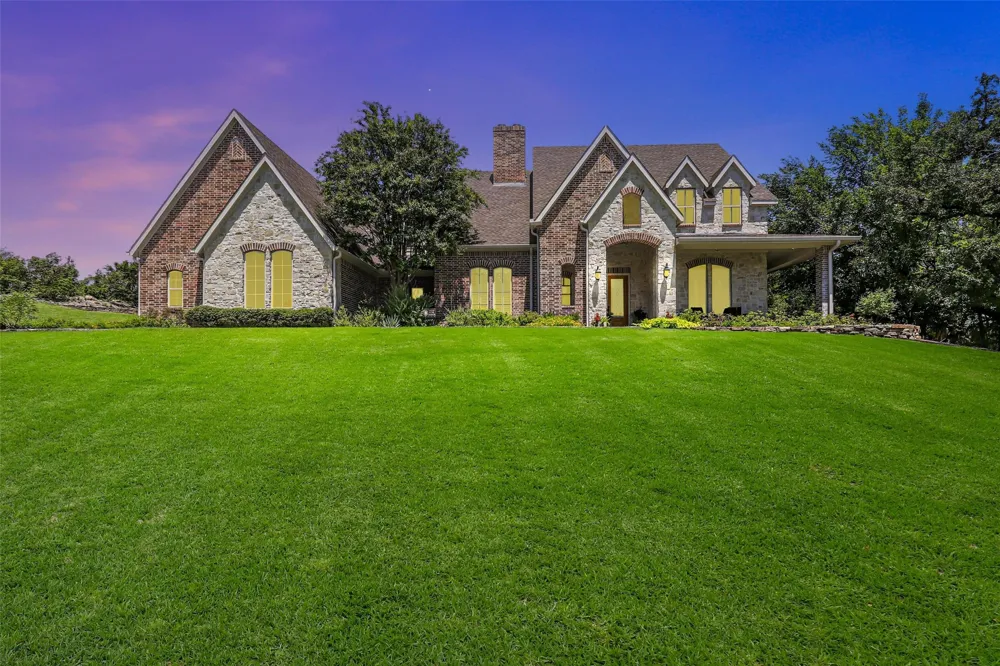 381 Creek Bend Drive Aledo, TX 76008