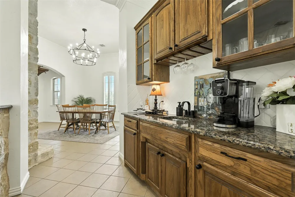 381 Creek Bend Drive Aledo, TX 76008