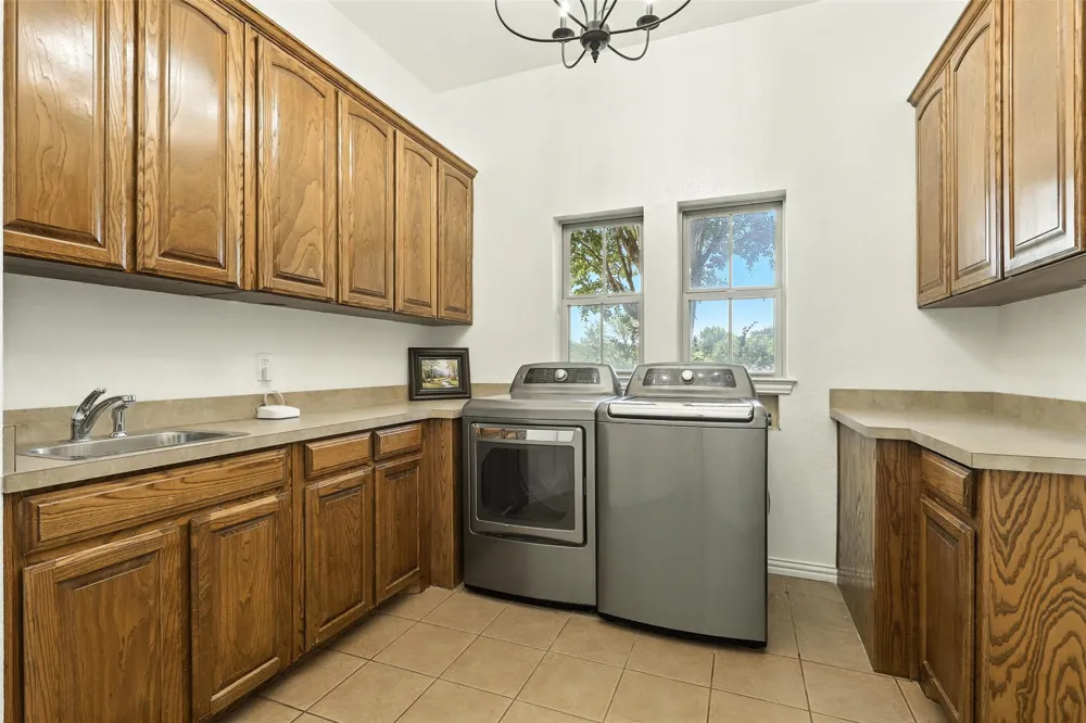 381 Creek Bend Drive Aledo, TX 76008