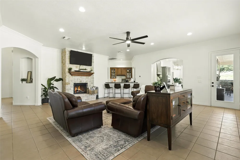 381 Creek Bend Drive Aledo, TX 76008