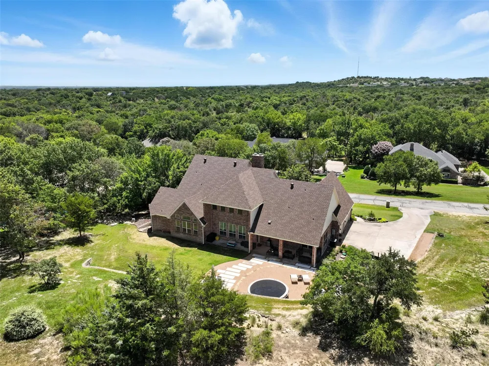 381 Creek Bend Drive Aledo, TX 76008