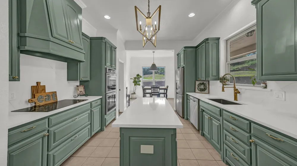 381 Creek Bend Drive Aledo, TX 76008
