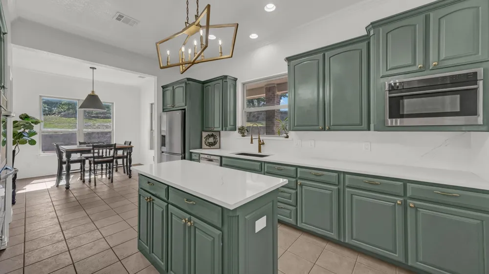 381 Creek Bend Drive Aledo, TX 76008