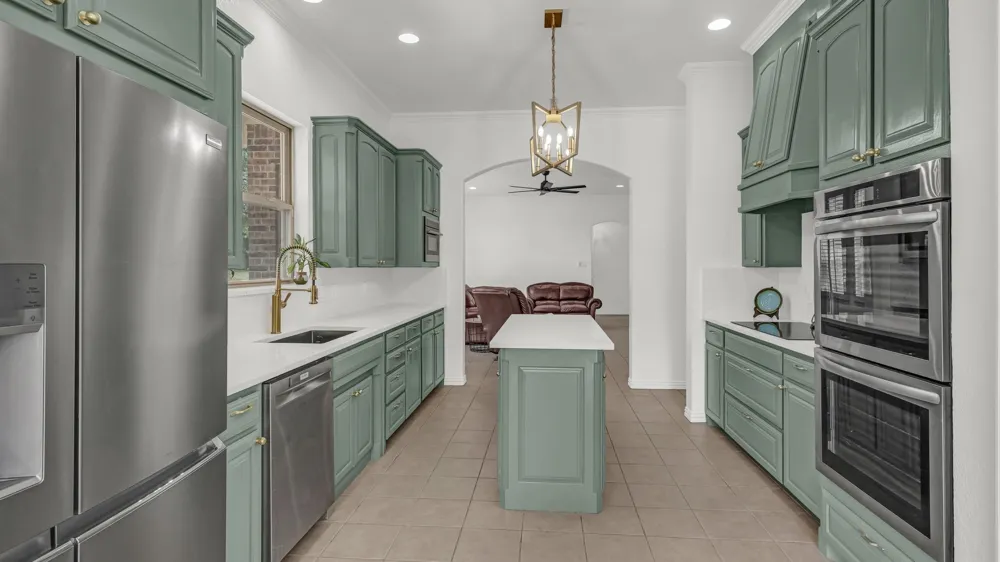 381 Creek Bend Drive Aledo, TX 76008